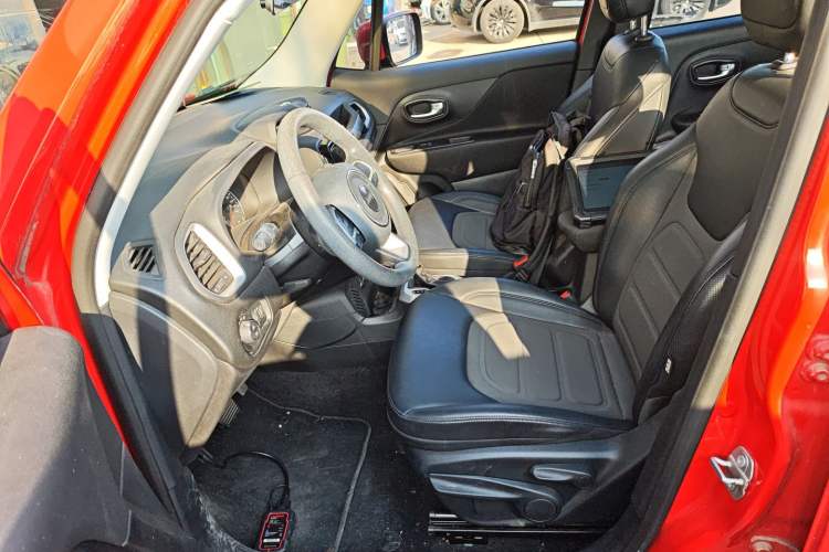 Used Jeep Renegade 2019 220T Automatic Leading Edition Left Front Seat