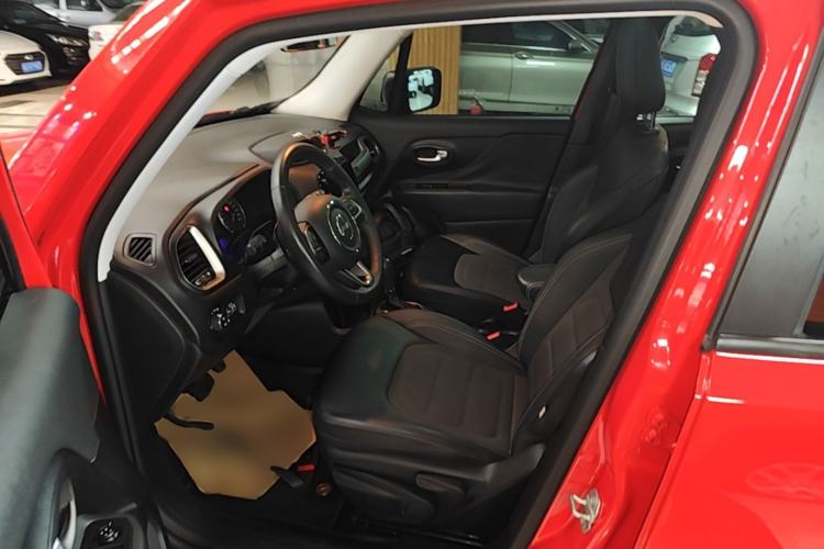 Used Jeep Renegade 2019 220T Automatic Elite Edition Left Front Seat