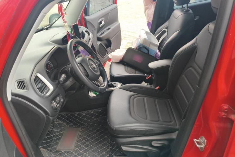 Used Jeep Renegade 2019 220T Automatic Elite Edition Left Front Seat