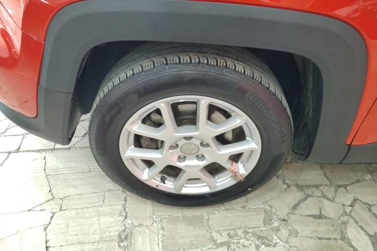 Used Jeep Renegade 2019 220T Automatic Leading Edition Left Front Wheel Hub