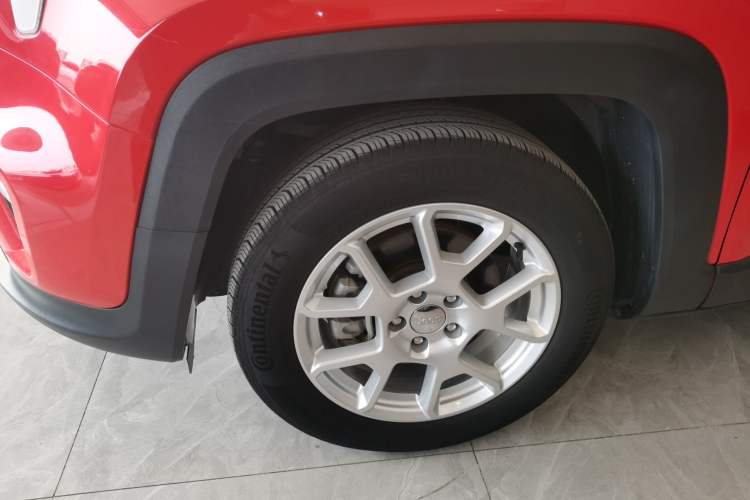 Used Jeep Renegade 2019 220T Automatic Leading Edition Left Front Wheel Hub