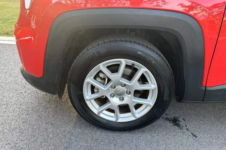 Used Jeep Renegade 2019 220T Automatic Elite Edition Left Front Wheel Hub
