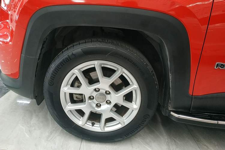 Used Jeep Renegade 2019 220T Automatic Leading Edition Left Front Wheel Hub