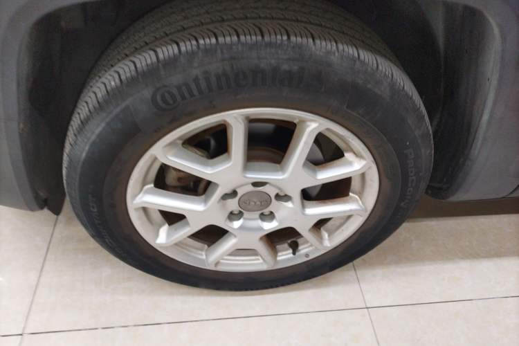 Used Jeep Renegade 2019 220T Automatic Leading Edition Left Front Wheel Hub