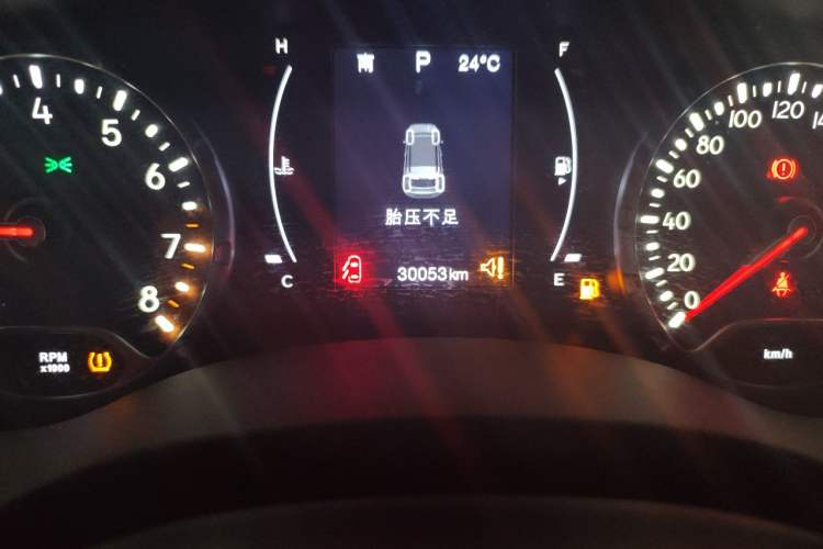 Used Jeep Renegade 2019 220T Automatic Standard Edition Odometer Close Up
