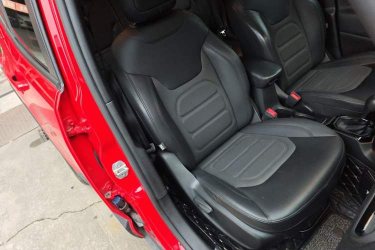 Used Jeep Renegade 2019 220T Automatic Night Eagle Edition Right Front Seat