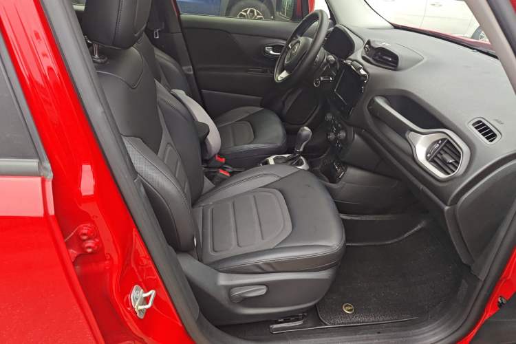 Used Jeep Renegade 2019 220T Automatic Leading Edition Right Front Seat