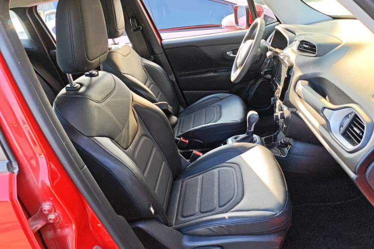 Used Jeep Renegade 2019 220T Automatic Leading Edition Right Front Seat