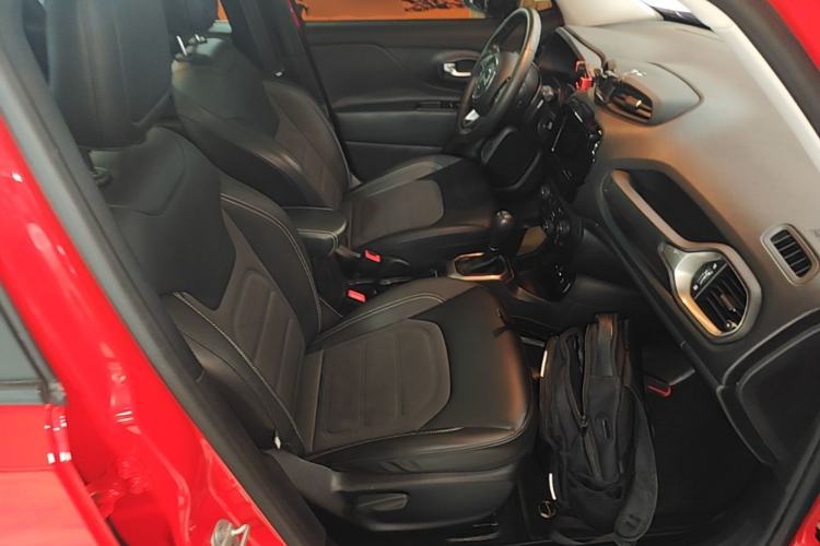 Used Jeep Renegade 2019 220T Automatic Elite Edition Right Front Seat