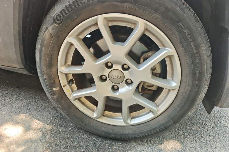 Used Jeep Renegade 2019 220T Automatic Leading Edition Right Front Wheel Hub
