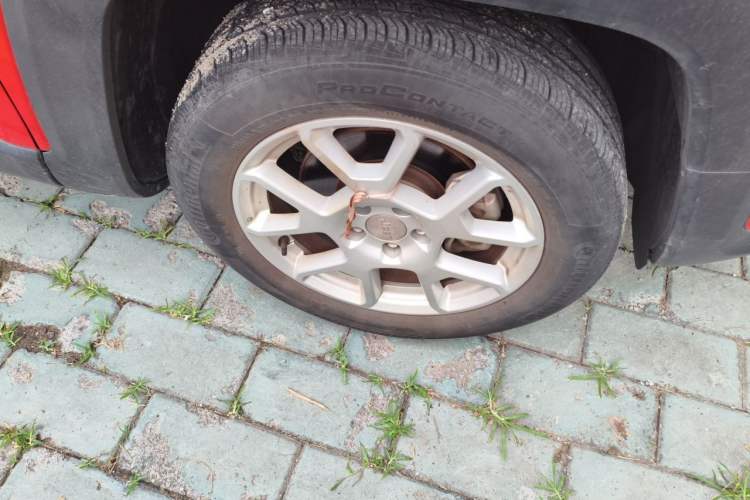 Used Jeep Renegade 2019 220T Automatic Elite Edition Right Front Wheel Hub