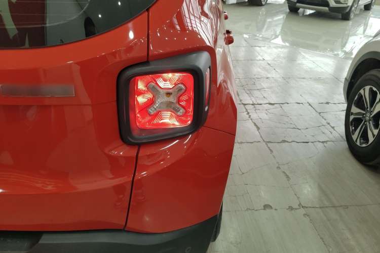 Used Jeep Renegade 2019 220T Automatic Leading Edition Right Rear Taillight