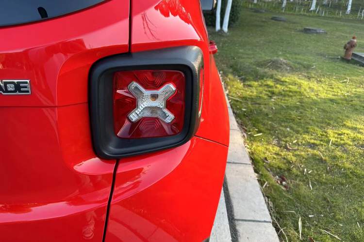 Used Jeep Renegade 2019 220T Automatic Elite Edition Right Rear Taillight