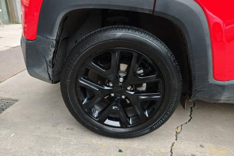 Used Jeep Renegade 2019 220T Automatic Night Eagle Edition Right Rear Wheel Hub