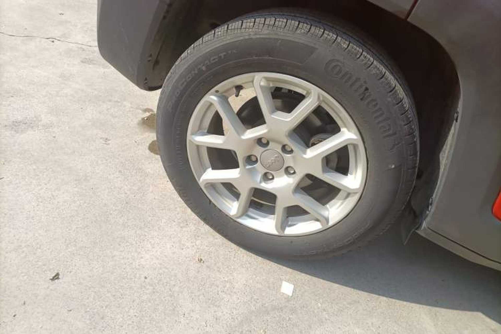 Used Jeep Renegade 2019 220T Automatic Leading Edition Right Rear Wheel Hub