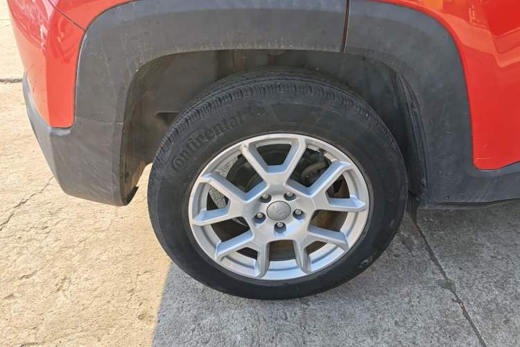 Used Jeep Renegade 2019 220T Automatic Leading Edition Right Rear Wheel Hub