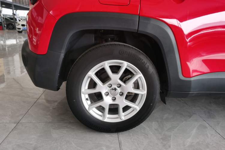 Used Jeep Renegade 2019 220T Automatic Leading Edition Right Rear Wheel Hub