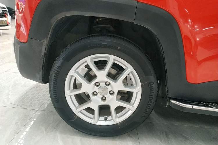 Used Jeep Renegade 2019 220T Automatic Leading Edition Right Rear Wheel Hub