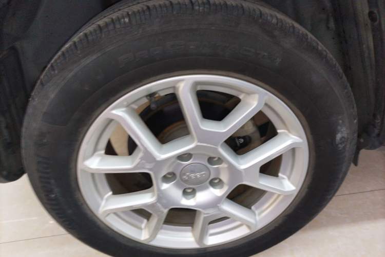 Used Jeep Renegade 2019 220T Automatic Leading Edition Right Rear Wheel Hub