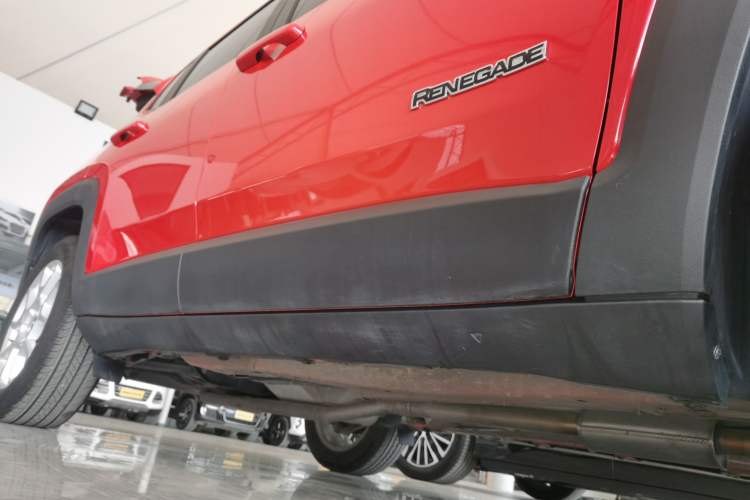 Used Jeep Renegade 2019 220T Automatic Leading Edition Right Side Sill