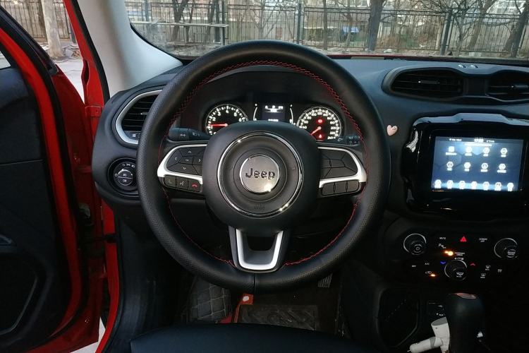 Used Jeep Renegade 2019 220T Automatic Leading Edition Steering Wheel