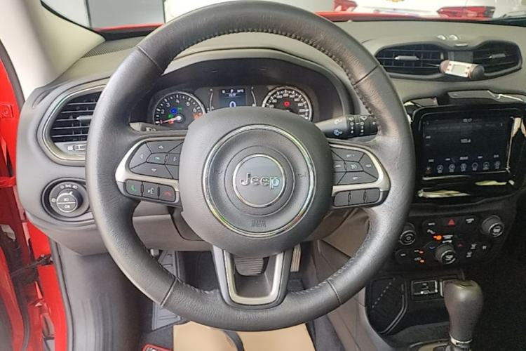 Used Jeep Renegade 2019 220T Automatic Elite Edition Steering Wheel