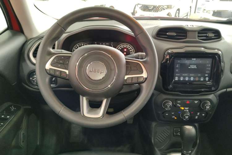 Used Jeep Renegade 2019 220T Automatic Leading Edition Steering Wheel