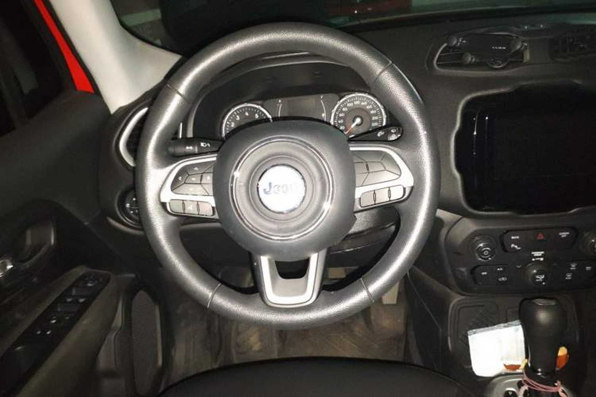 Used Jeep Renegade 2019 220T Automatic Leading Edition Steering Wheel