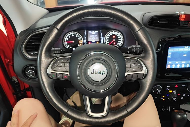 Used Jeep Renegade 2019 220T Automatic Elite Edition Steering Wheel
