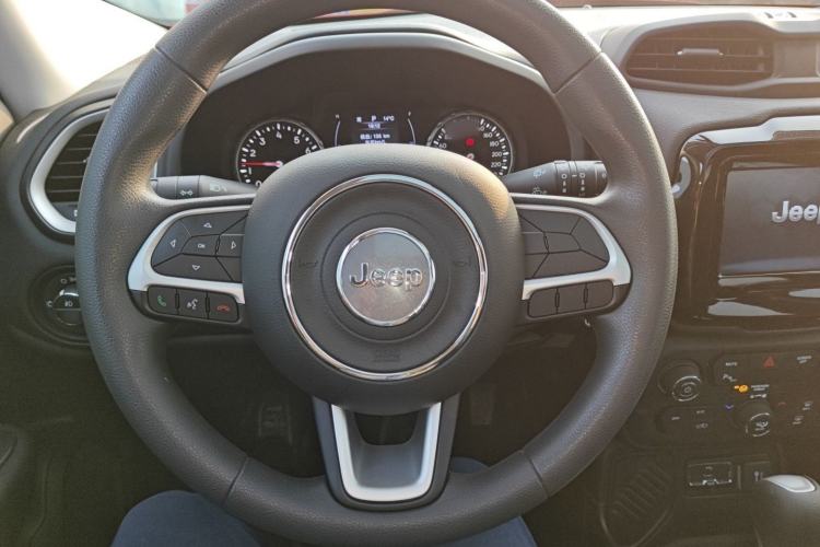 Used Jeep Renegade 2019 220T Automatic Leading Edition Steering Wheel