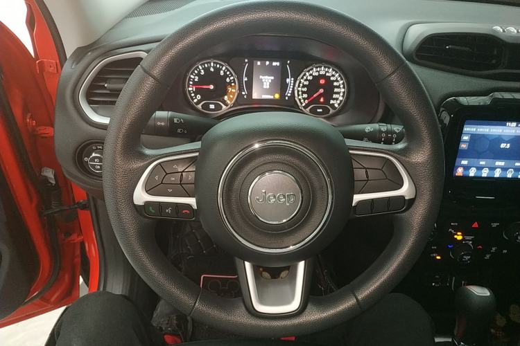Used Jeep Renegade 2019 220T Automatic Leading Edition Steering Wheel
