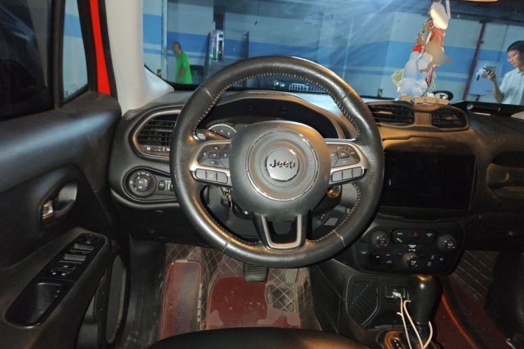 Used Jeep Renegade 2019 220T Automatic Elite Edition Steering Wheel
