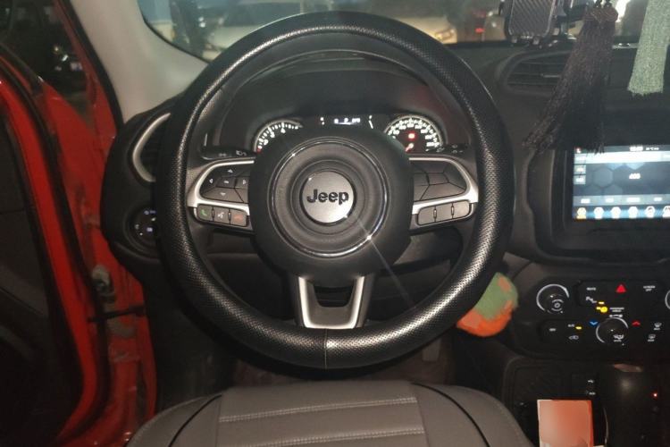 Used Jeep Renegade 2019 220T Automatic Standard Edition Steering Wheel