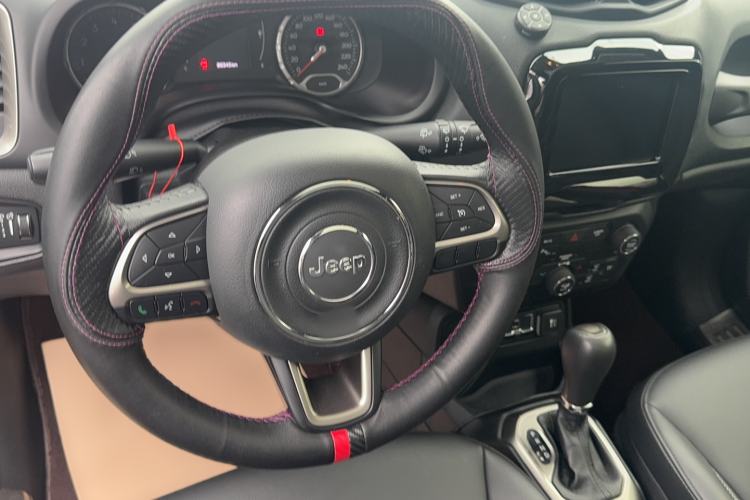 Used Jeep Renegade 2019 220T Automatic Elite Edition Steering Wheel