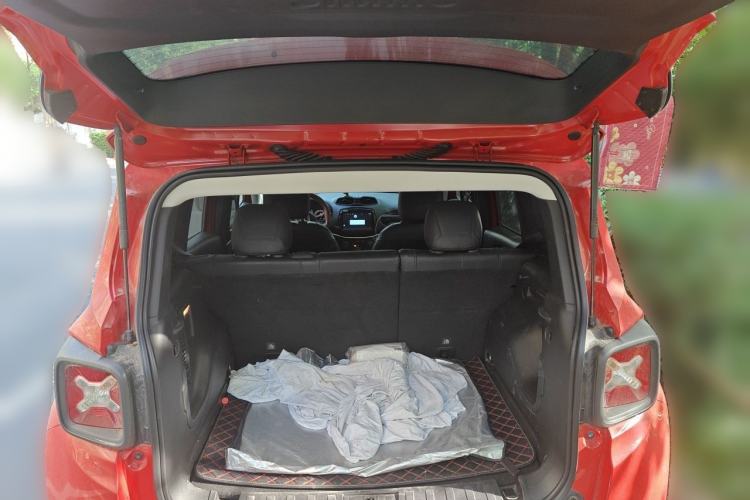Used Jeep Renegade 2019 220T Automatic Leading Edition Trunk