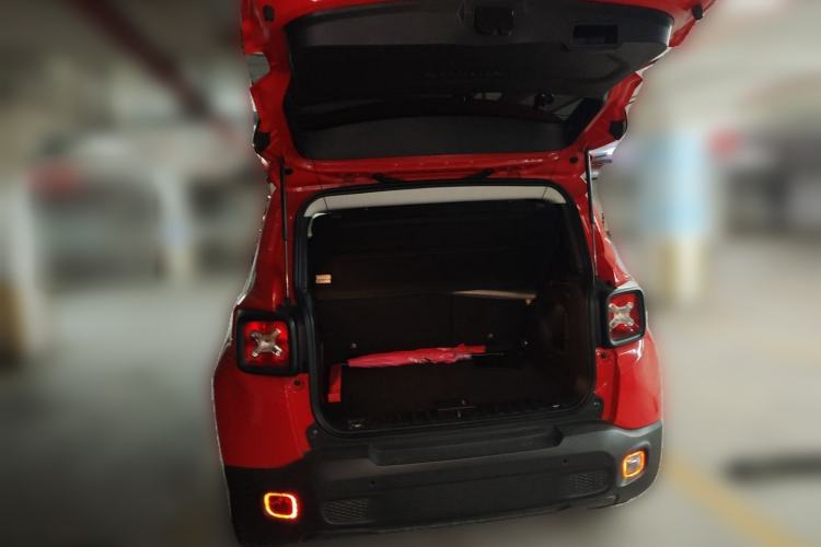 Used Jeep Renegade 2019 220T Automatic Leading Edition Trunk