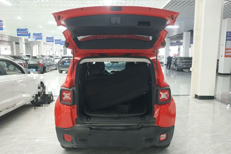 Used Jeep Renegade 2019 220T Automatic Leading Edition Trunk