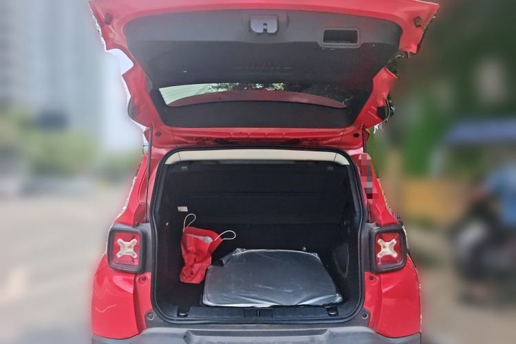 Used Jeep Renegade 2019 220T Automatic Leading Edition Trunk