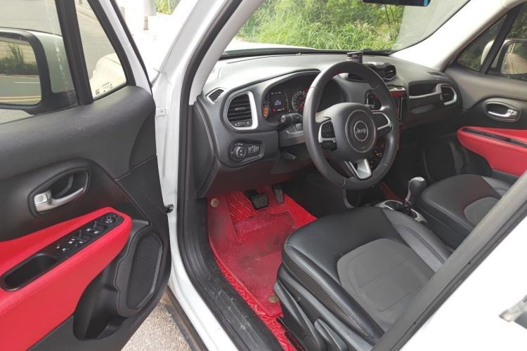 Used Jeep Renegade 2019 220T Automatic Leading Edition Driver Seat