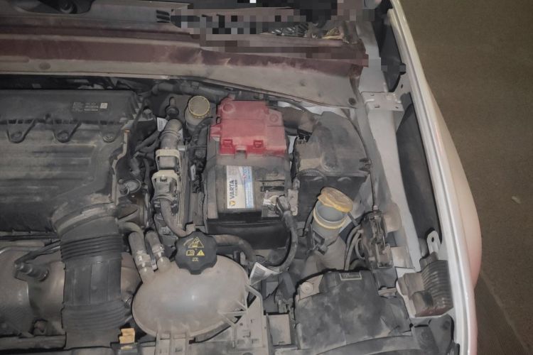 Used Jeep Renegade 2019 220T Automatic Leading Edition Engine Bay Left