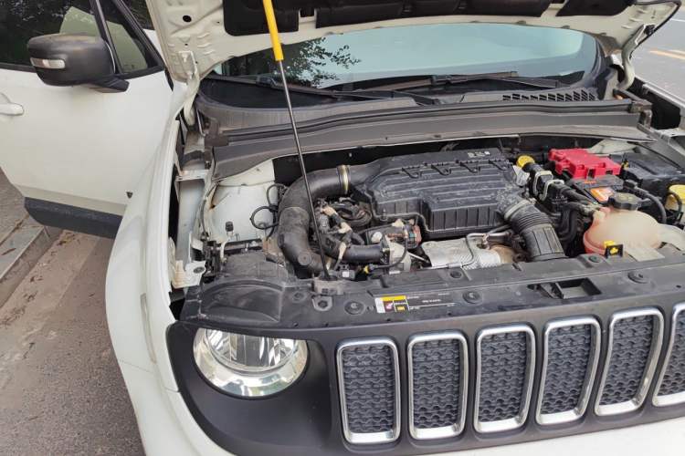 Used Jeep Renegade 2019 220T Automatic Leading Edition Engine Bay Right