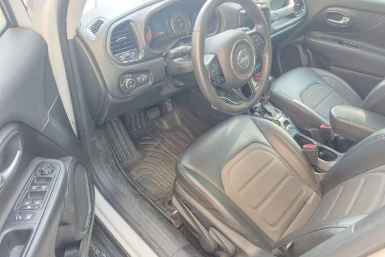 Used Jeep Renegade 2019 220T Automatic Night Eagle Edition Interior 2
