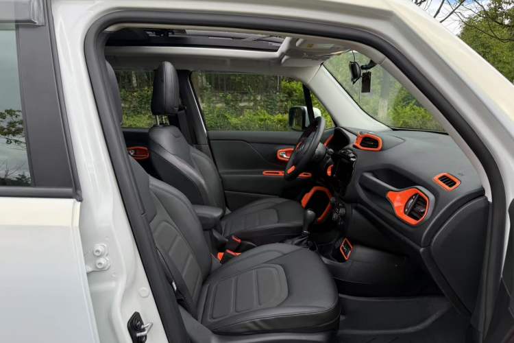 Used Jeep Renegade 2019 220T Automatic Night Eagle Edition Interior 7
