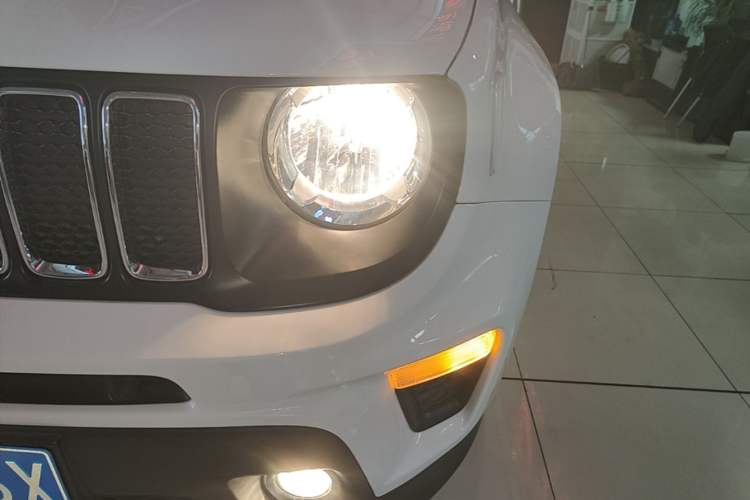 Used Jeep Renegade 2019 220T Automatic Leading Edition Left Front Headlight