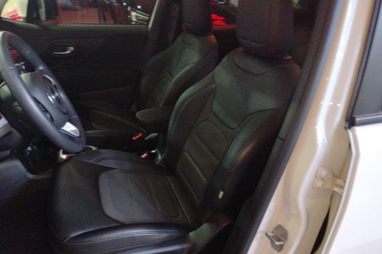 Used Jeep Renegade 2019 220T Automatic Leading Edition Left Front Seat