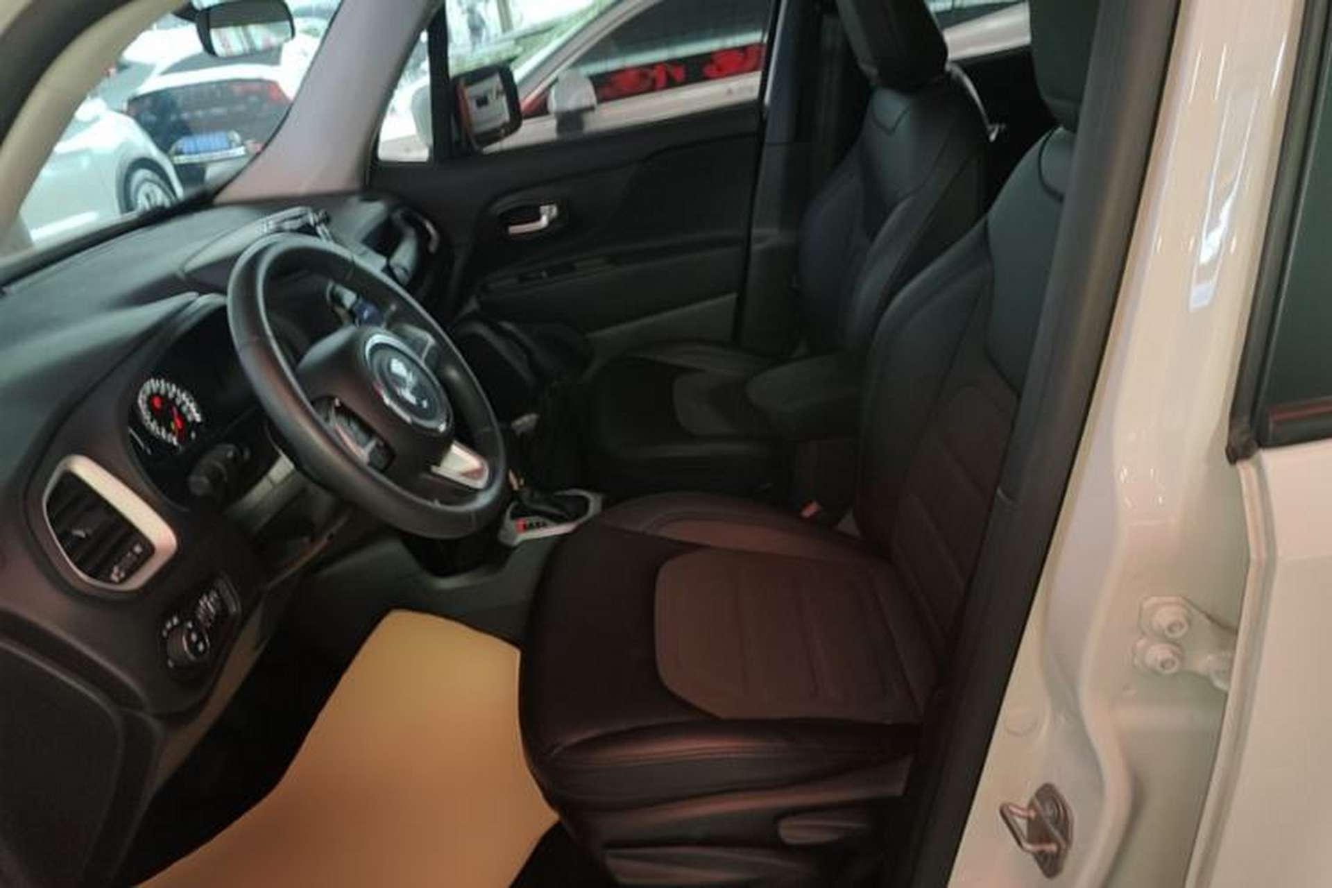 Used Jeep Renegade 2019 220T Automatic Leading Edition Left Front Seat