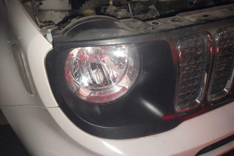 Used Jeep Renegade 2019 220T Automatic Leading Edition Right Front Headlight