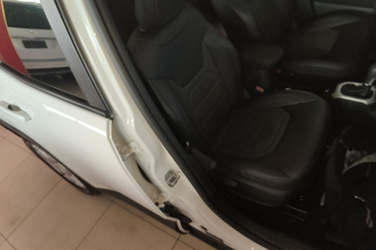 Used Jeep Renegade 2019 220T Automatic Leading Edition Right Front Seat