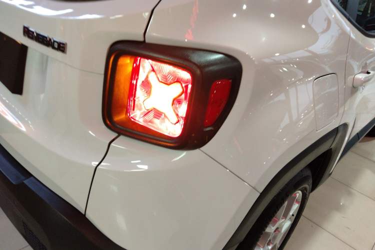 Used Jeep Renegade 2019 220T Automatic Leading Edition Right Rear Taillight