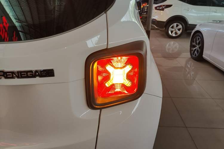 Used Jeep Renegade 2019 220T Automatic Leading Edition Right Rear Taillight